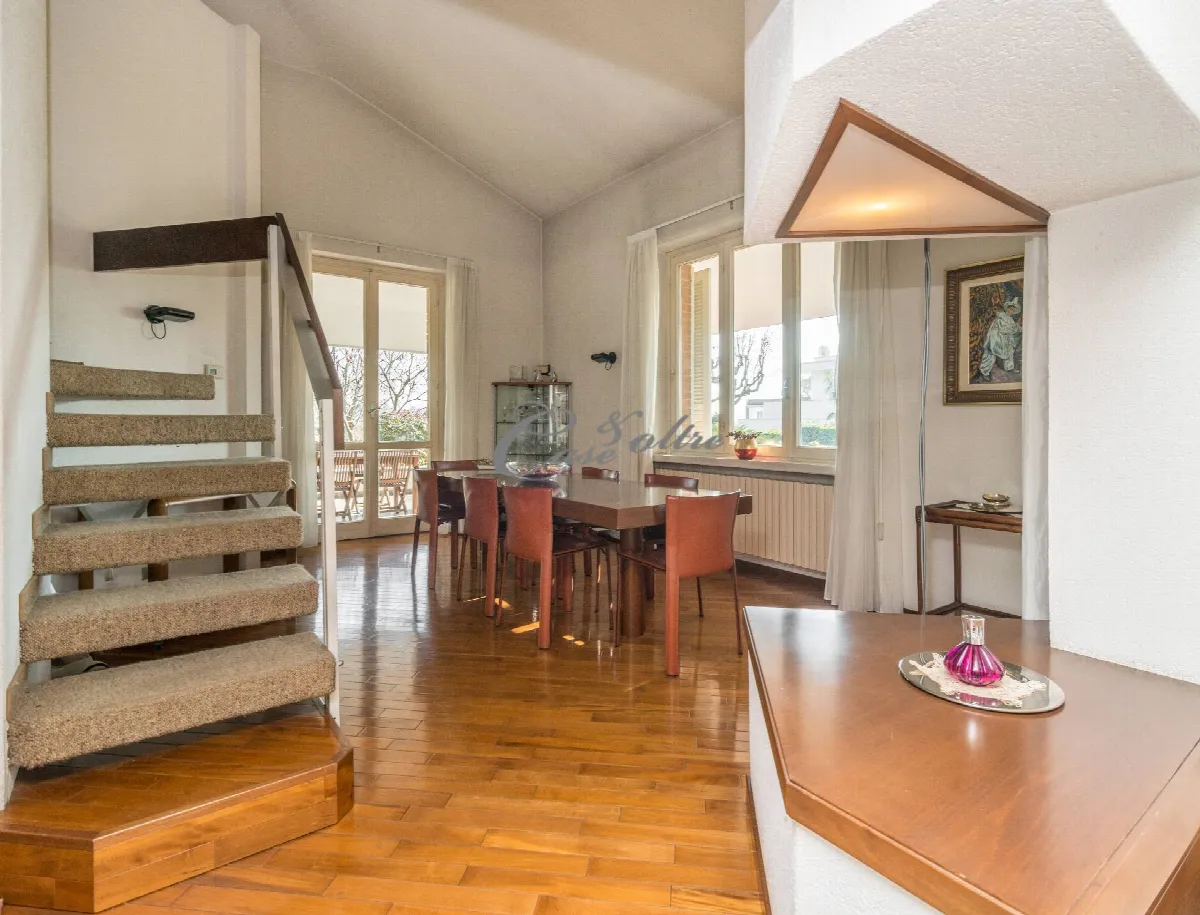 Villa in vendita a Fenegrò - foto 2