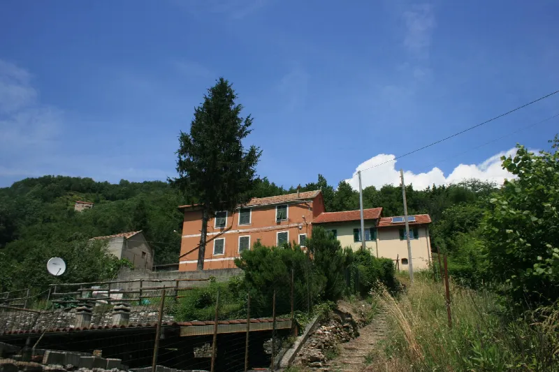 Casa Indipendente in vendita a Serra Riccò - foto 1