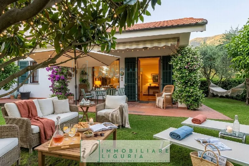 Villa in vendita a Cisano sul Neva - foto 1
