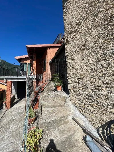 Rustico/Casale in vendita a Armo - foto 2