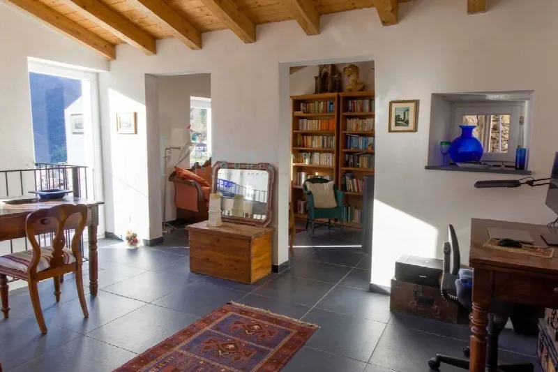 Rustico/Casale in vendita a Rezzo - foto 1