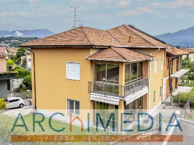 Casa Indipendente in vendita a Besozzo - foto 1