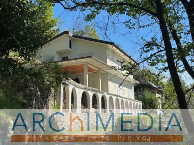 Villa in vendita ad Arcisate - foto 1