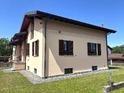 Villa in vendita a Buguggiate - foto 2
