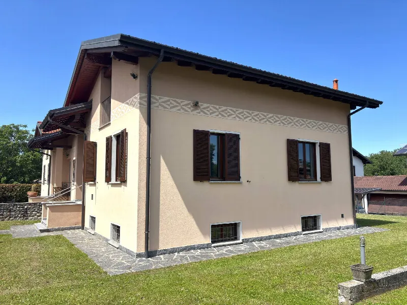 Villa in vendita a Buguggiate - foto 2