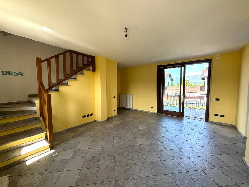 Villa in vendita a Buguggiate - foto 8