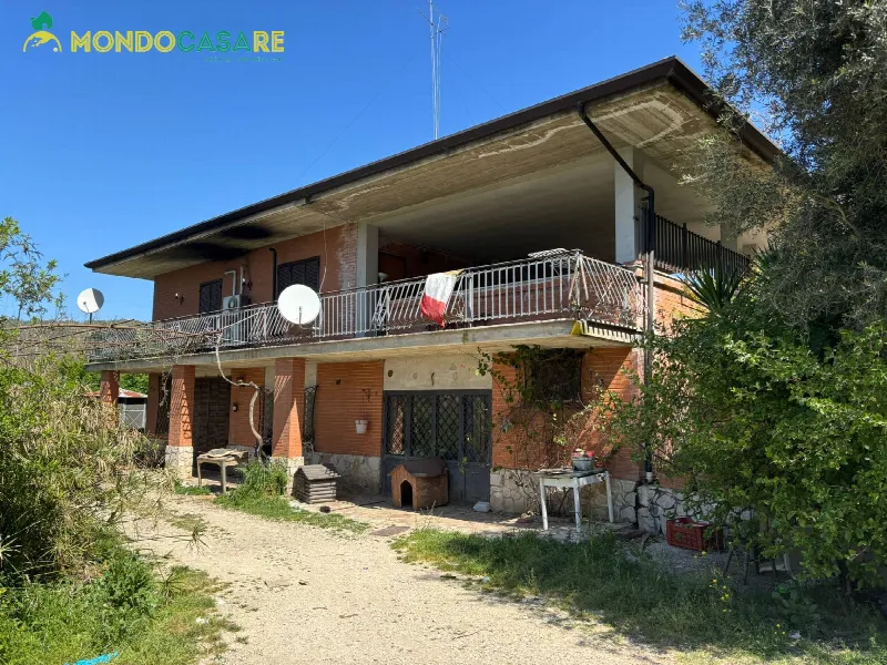 Villa in vendita a Fara in Sabina - foto 1