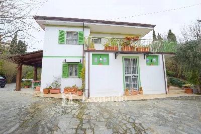 Villa in vendita a Massarosa - foto 1