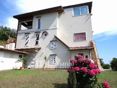 Villa in vendita a Massarosa - foto 1