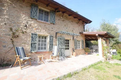 Villa in vendita a Camaiore - foto 1