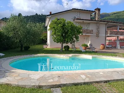 Villa in vendita a Camaiore - foto 1