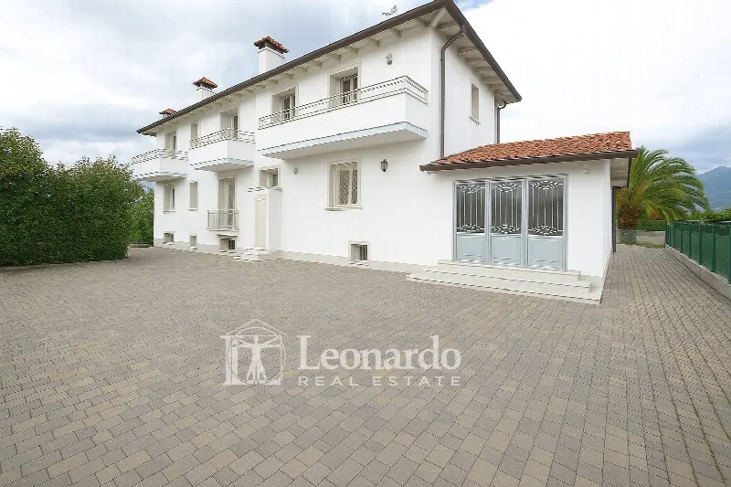 Villa in vendita a Camaiore - foto 1