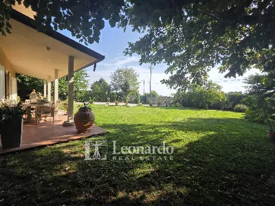 Villa in vendita a Viareggio - foto 1