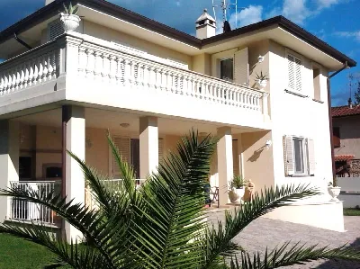 Villa in vendita a Camaiore - foto 1