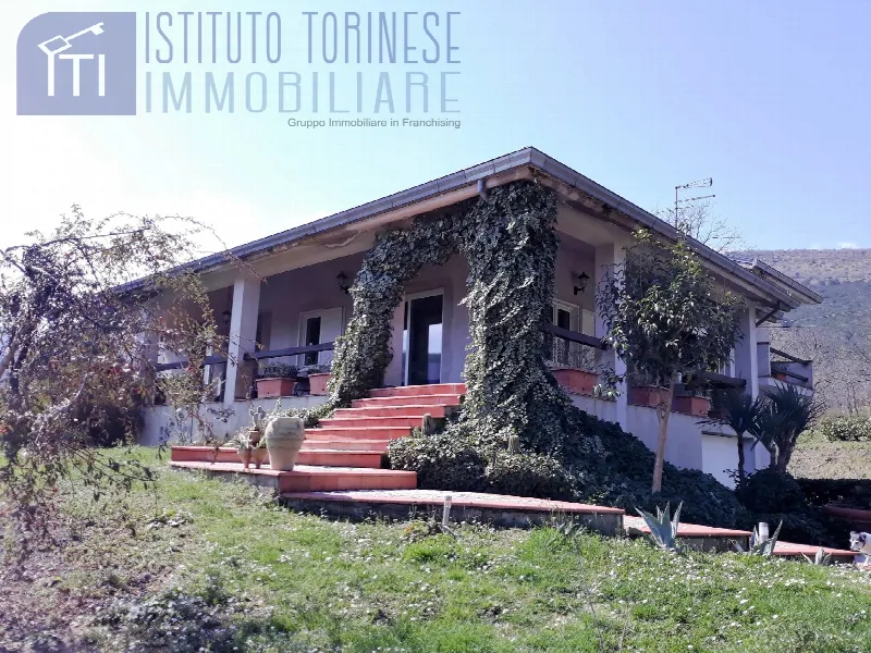 Casa Indipendente in vendita a Sant'Apollinare - foto 1