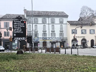 Ufficio in vendita a Pavia, Centro - foto 1