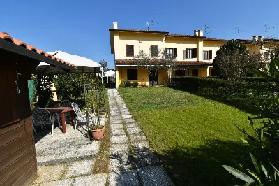 Casa Indipendente a Usmate Velate