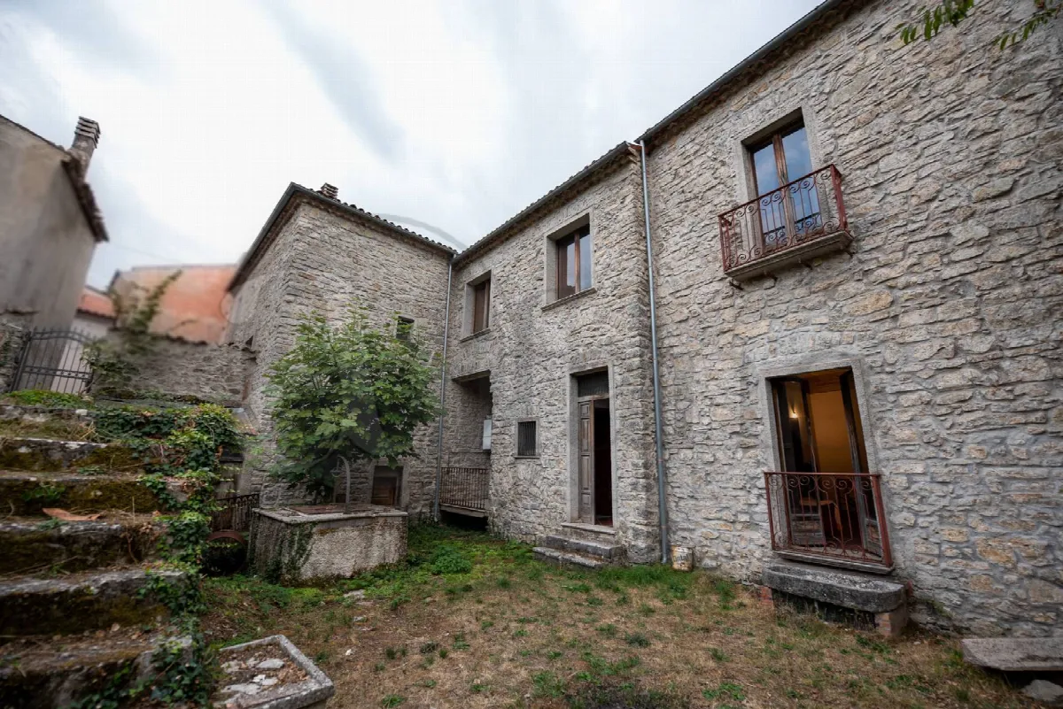 Rustico/Casale in vendita a Sasso di Castalda - foto 4