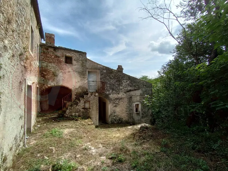 Rustico/Casale in vendita ad Alvito - foto 1