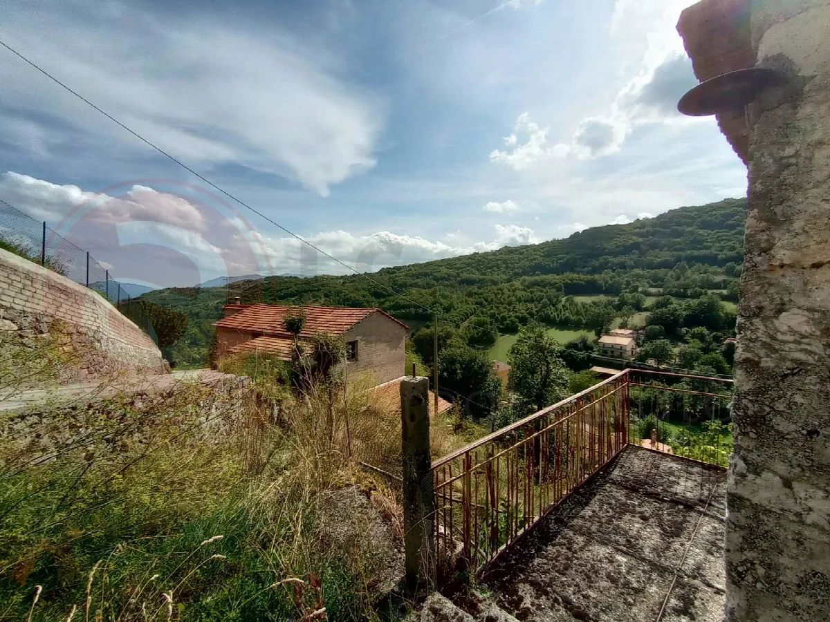 Rustico/Casale in vendita ad Alvito - foto 2