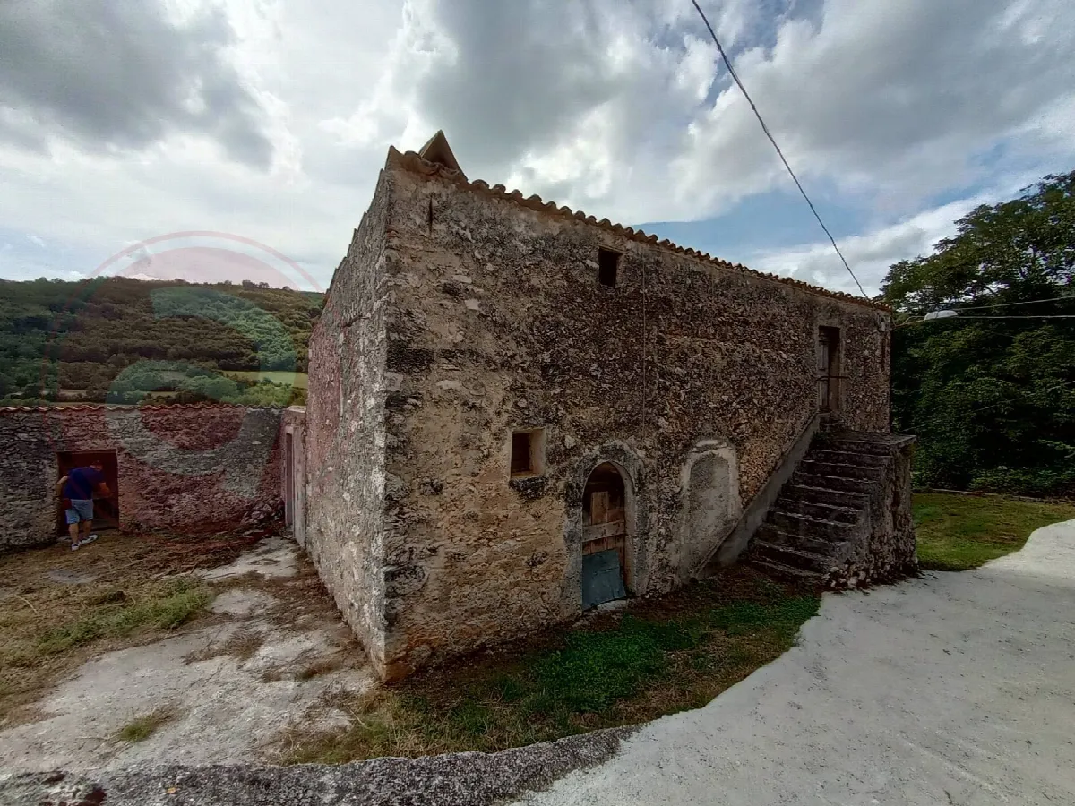 Rustico/Casale in vendita ad Alvito - foto 4