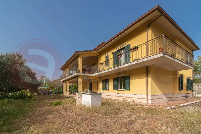 Villa in vendita a Cervaro - foto 1
