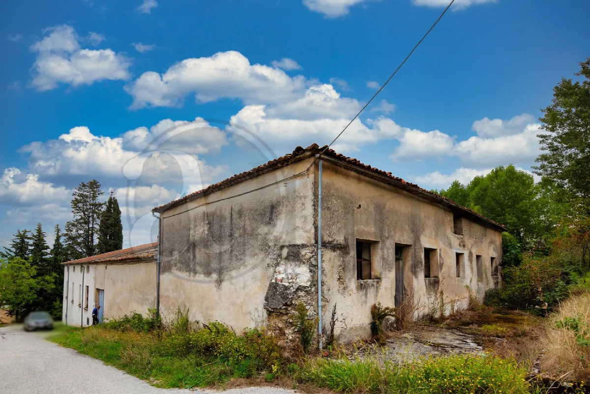 Rustico/Casale in vendita a Paterno - foto 2