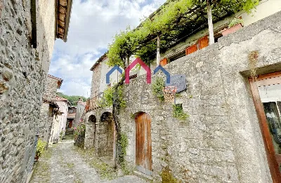 Casa Indipendente a Borgo a Mozzano