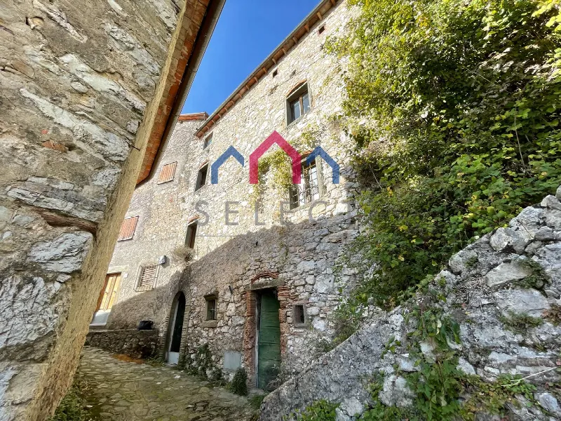 Casa Indipendente in vendita a Bagni di Lucca - foto 1