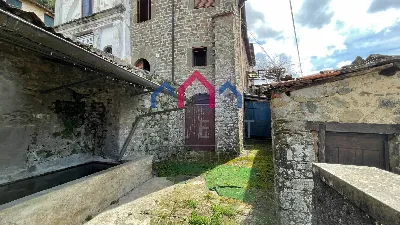 Casa Indipendente in vendita a Bagni di Lu... - foto 2