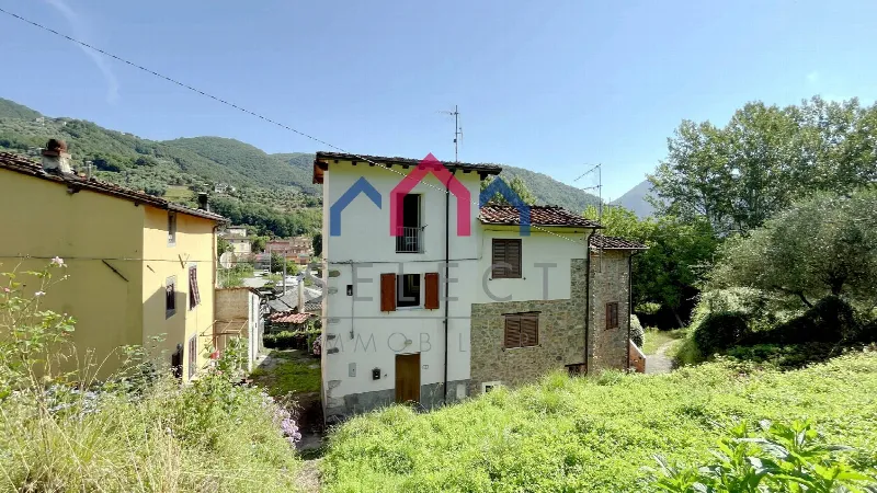 Casa Indipendente in vendita a Borgo a Mozzano - foto 1