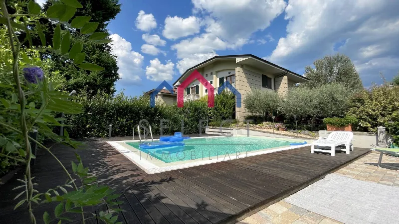 Villa in vendita a Barga - foto 1
