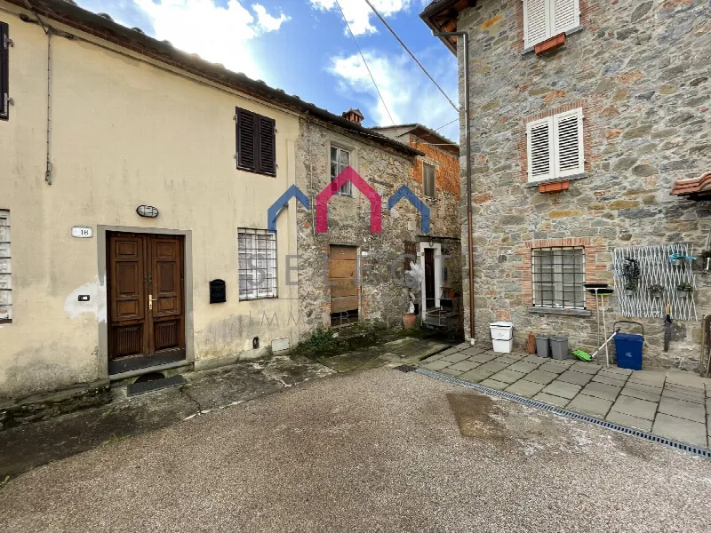 Casa Indipendente in vendita a Borgo a Mozzano - foto 1
