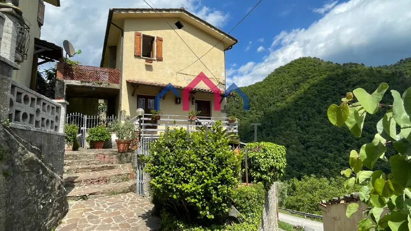 Casa Indipendente in vendita a Villa Basilica - foto 1