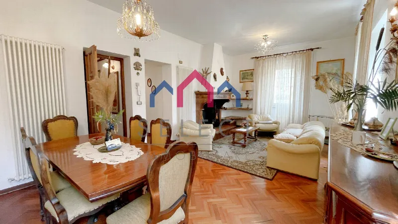 Villa in vendita a Piazza al Serchio - foto 1