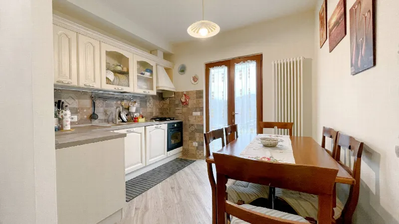 Casa Indipendente in vendita a Castelnuovo di Garfagnana - foto 1