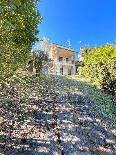 Villa a Rignano Flaminio