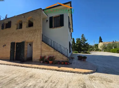 Villa in vendita a Potenza Picena - foto 1
