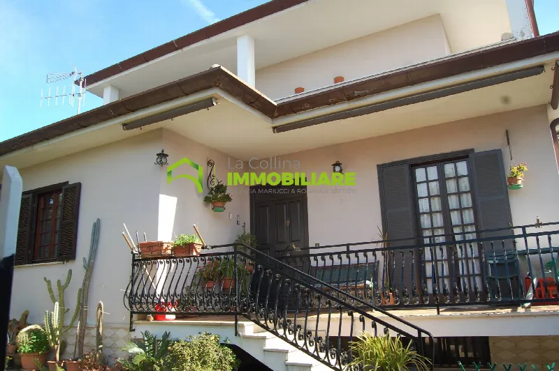Villa in vendita a Cisterna di Latina - foto 1