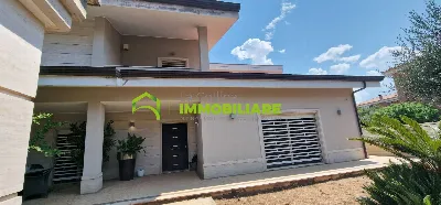 Casa Indipendente in vendita a Cisterna di... - foto 1