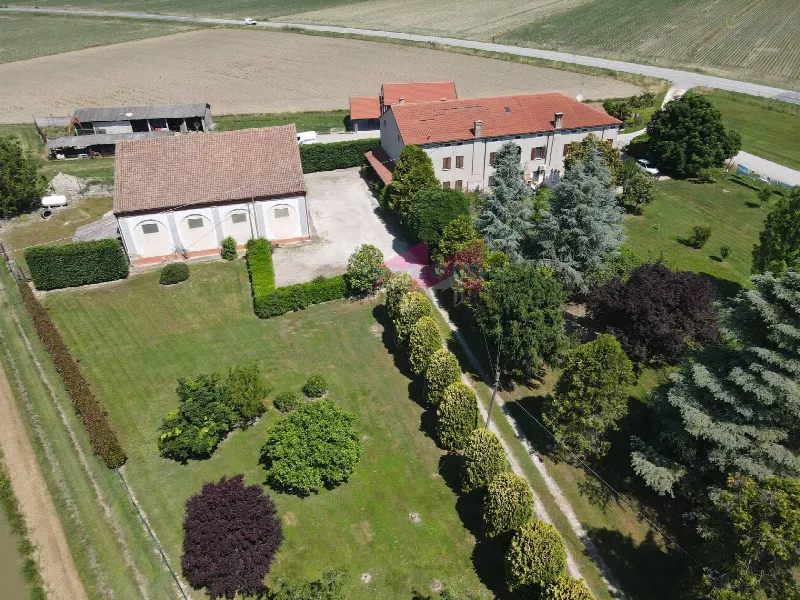 Casa Indipendente in vendita a Bergantino - foto 1