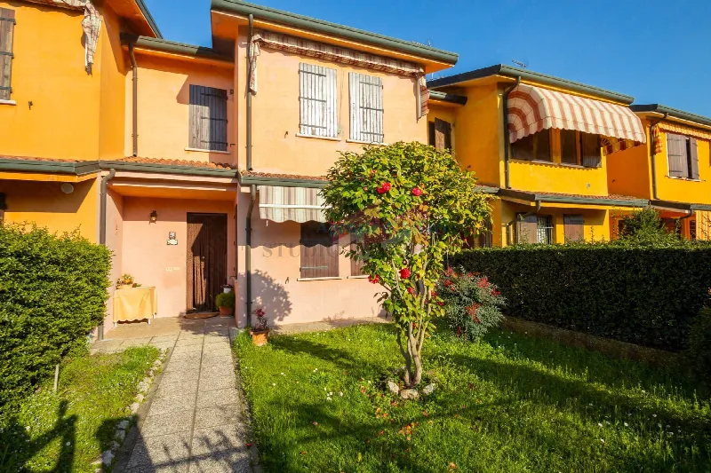 Villa in vendita a Bergantino - foto 1