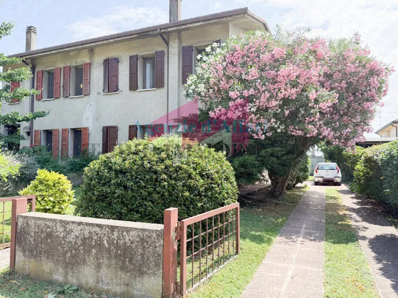 Casa Indipendente in vendita a Castelmassa - foto 1