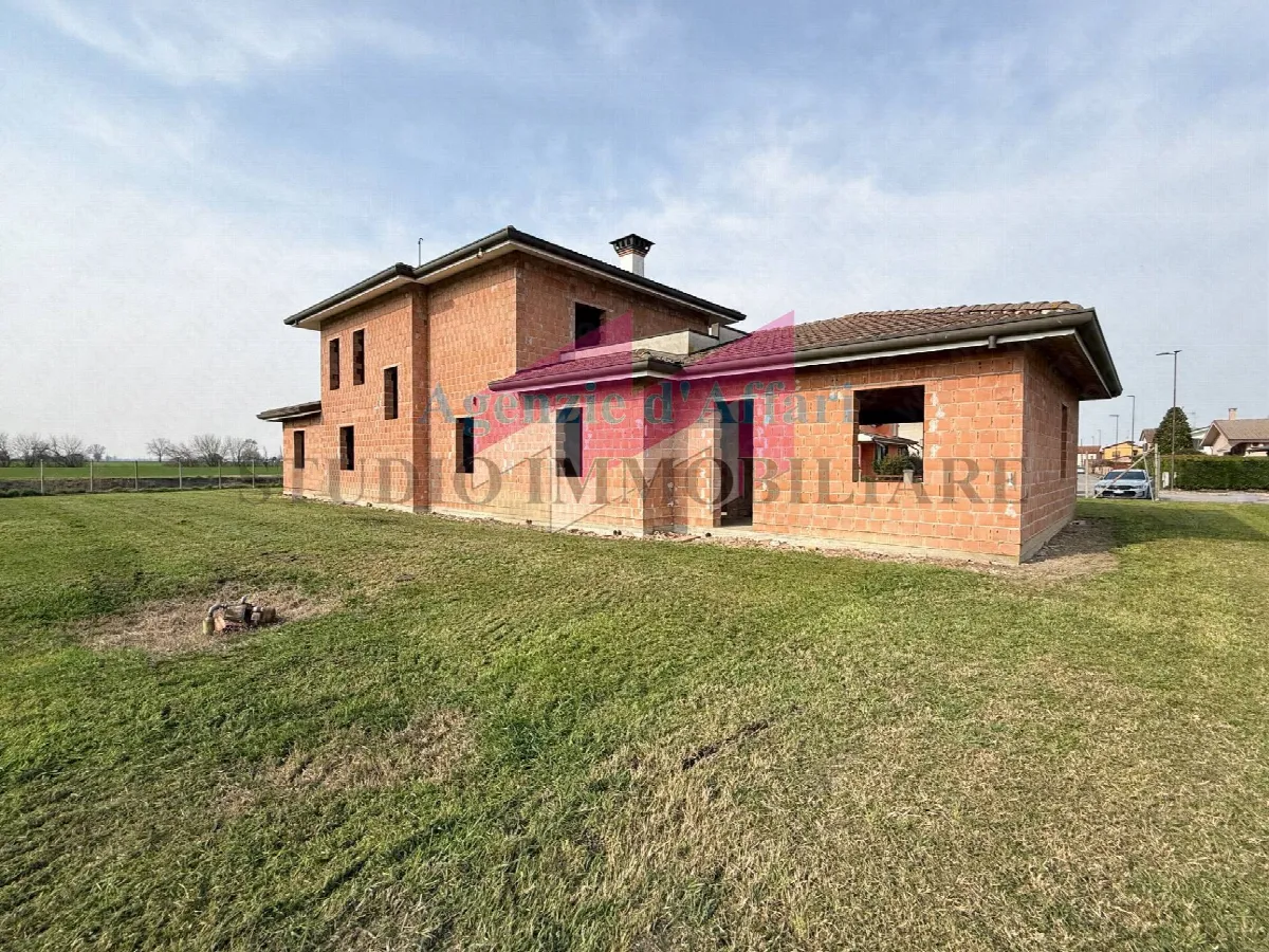 Villa in vendita a Castelnovo Bariano - foto 2