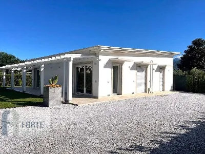 Villa a Massa
