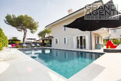 Villa a Desenzano del Garda