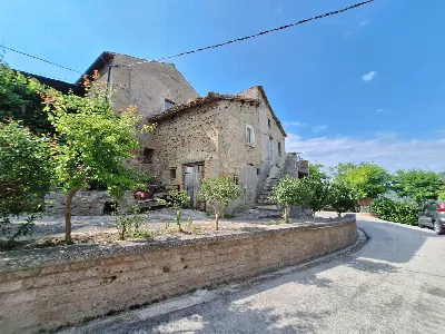 Rustico/Casale in vendita a Roccafluvione - foto 1