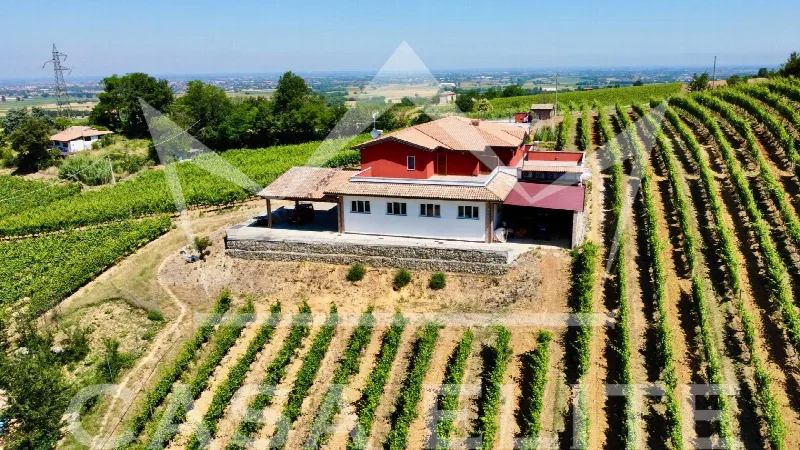 Villa in vendita a Retorbido - foto 1