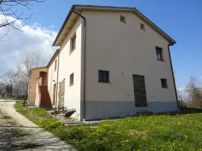 Rustico/Casale in vendita a Apiro - foto 2