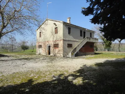 Rustico/Casale in vendita a Cingoli - foto 1